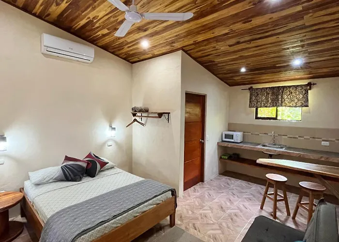 El Guanacaste, Cerca Tamarindo Con Piscina